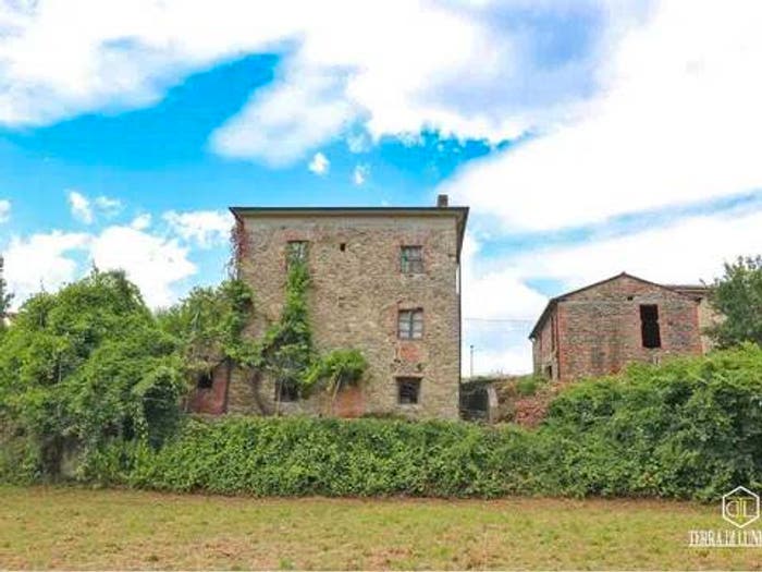 Casa con 6 locali in vendita in Via Madonna Della Neve No Number, Villafranca in Lunigiana