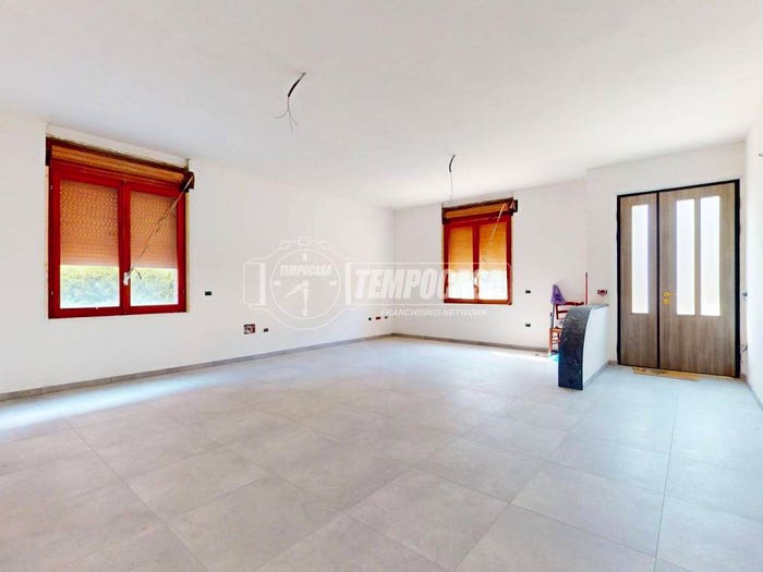 Casa con 5 locali in vendita in Via Ludovico Ariosto, Centro, Guastalla