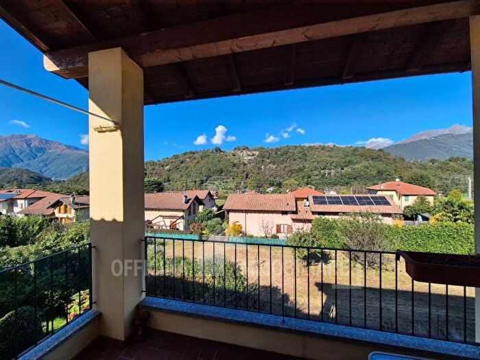 Appartamento bilocale in vendita in via Camposecco, Colico Piano, Colico