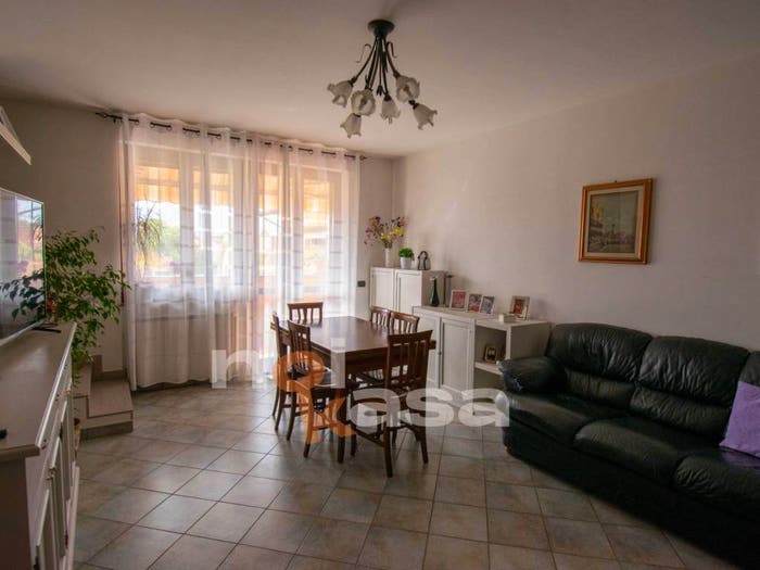 Appartamento trilocale in vendita in via Mozart, Vanzaghello