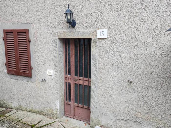 Casa con 6 locali in vendita in località Banzena, Bibbiena