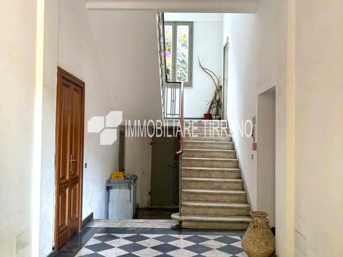 Casa con 6 locali in vendita in Massa, Centro