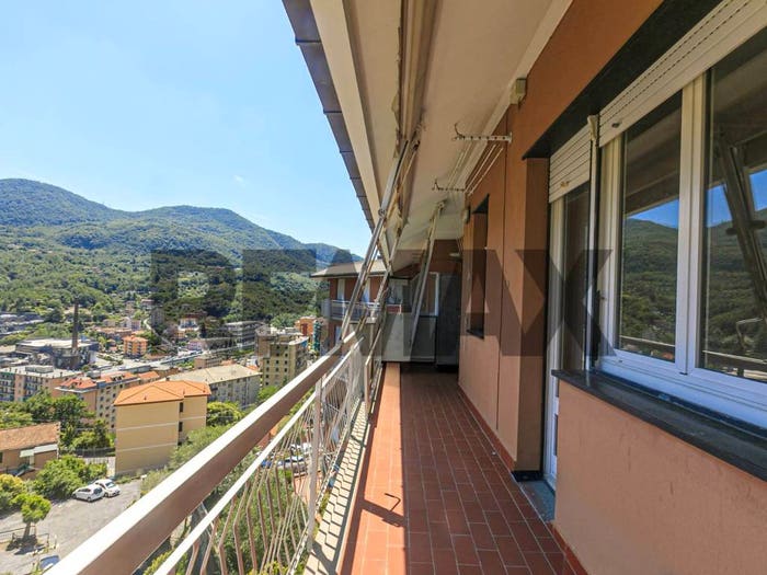 Appartamento con 6 locali in vendita in Via Giovanni Trossarelli, Struppa, Genova