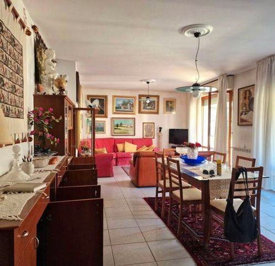 Appartamento con 5 locali in vendita in Rinchiostra Quercioli, Massa