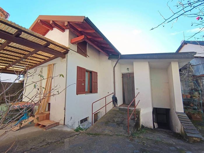 Casa quadrilocale in vendita in Boleto, Madonna del Sasso