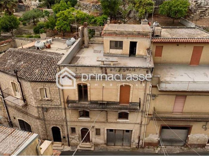 Casa con 5 locali in vendita in Modica Bassa, Modica