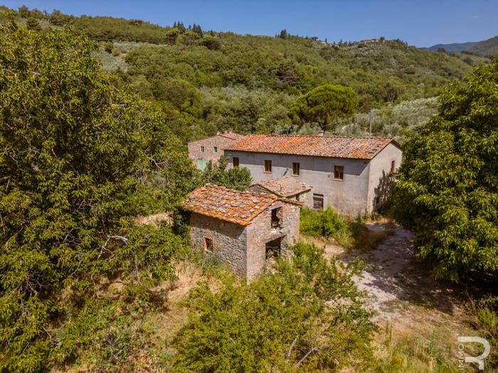 Casa con 6 locali in vendita in Strada Comunale di San Clemente, Loro Ciuffenna