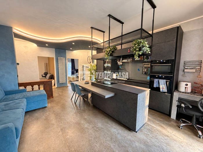 Appartamento trilocale in vendita in Via Vittorio Emanuele II, Centro, Bricherasio