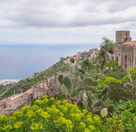 Casa con 6 locali in vendita in Via Castello, Centro, Forza d'Agrò