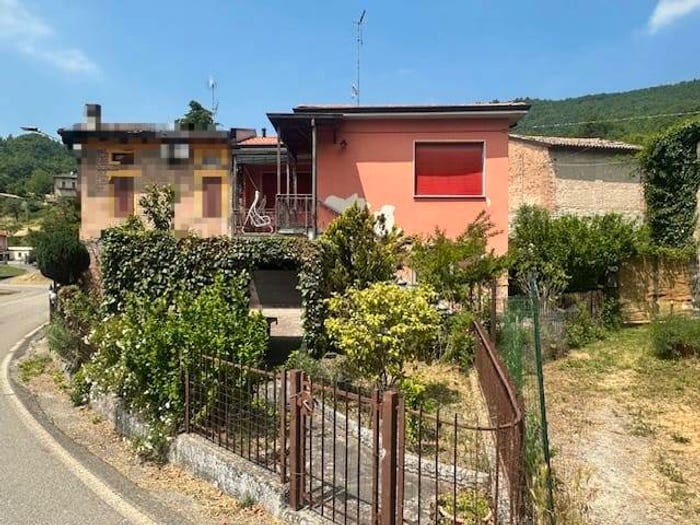 Casa con 6 locali in vendita in Via Fragnolo, Fragnolo, Calestano