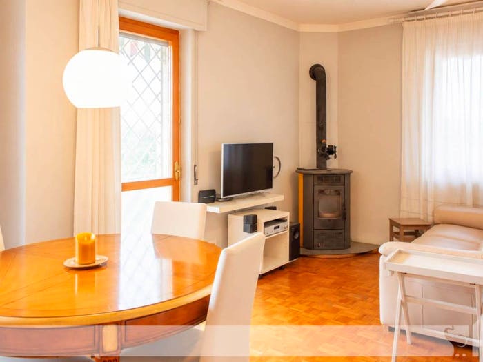 Casa con 6 locali in vendita in Via Farra, Farra, Borgo Valbelluna