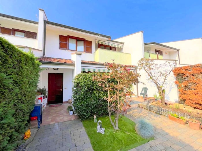 Casa con 6 locali in vendita in Mesero
