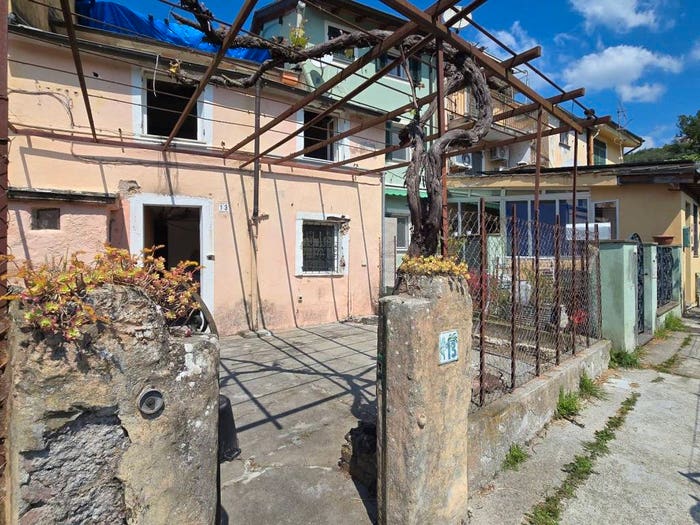Appartamento trilocale in vendita in Via Poggio, San Desiderio, Genova