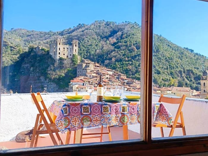 Appartamento trilocale in vendita in Dolceacqua