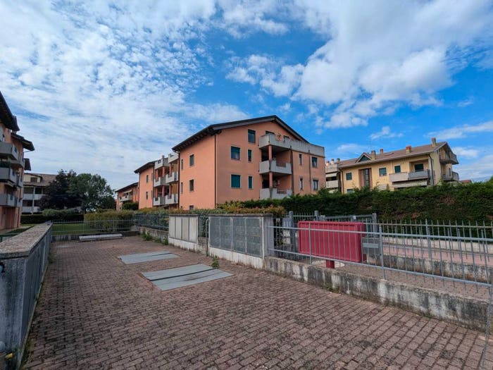 Appartamento con 5 locali in vendita in Via Catullo, Bussolengo