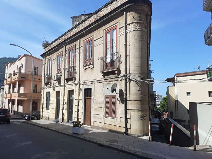 Appartamento con 6 locali in vendita in Via Roma, Centro, Palmi
