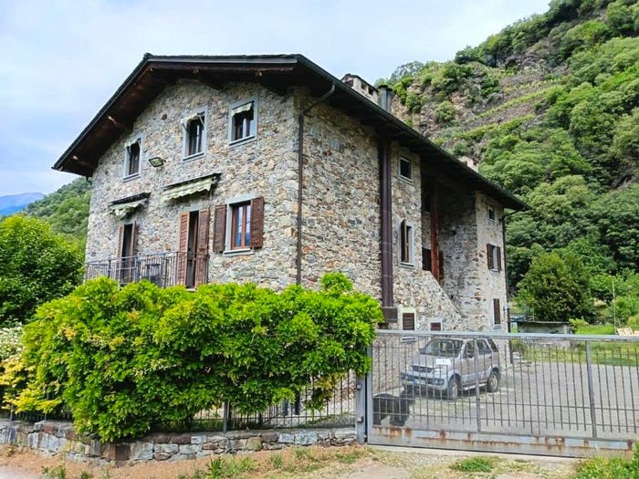 Casa con 6 locali in vendita in via Palù, Tresivio