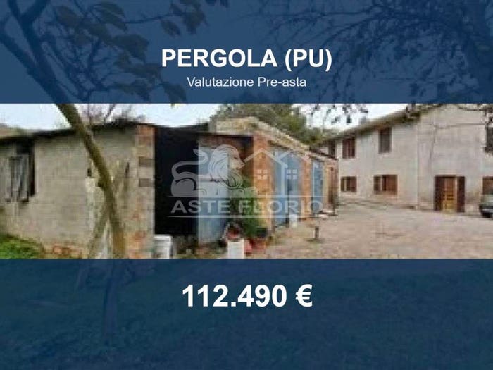 Appartamento con 6 locali in vendita in Via Gramsci, Centro, Pergola