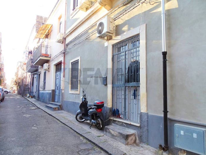 Appartamento trilocale in vendita in Via Cesare Abba, Palestro, Catania