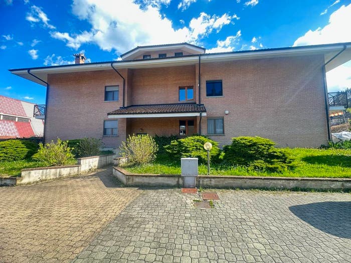 Appartamento con 6 locali in vendita in Via Novembre, Centro, Avigliana