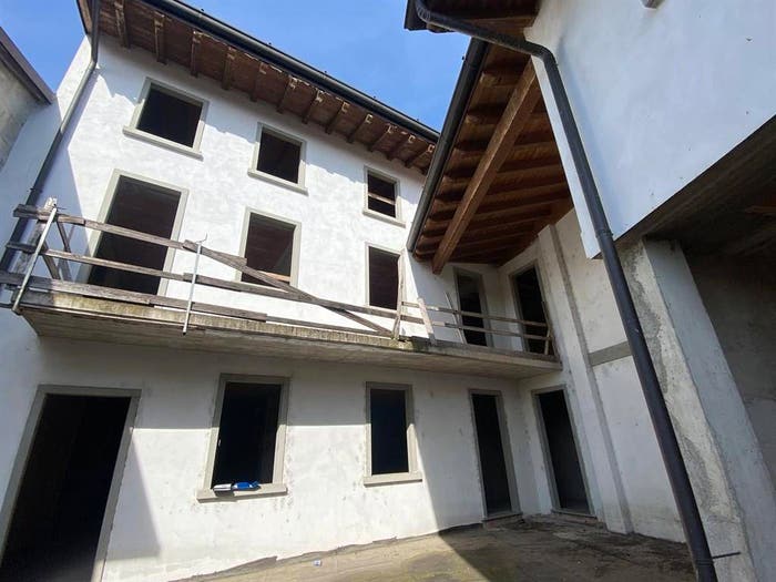 Casa con 6 locali in vendita in VIA EUROPA, Centro, Cortenuova