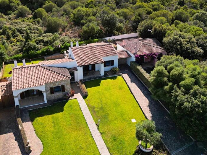 Casa con 5 locali in vendita in Via La Filetta, Santa Teresa Gallura