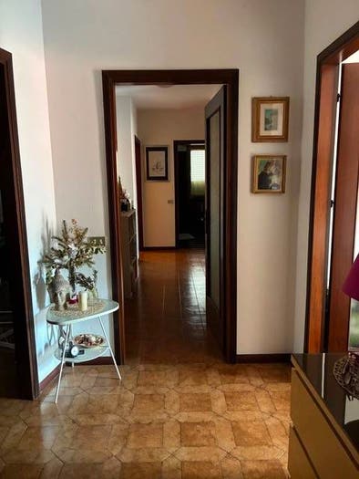 Appartamento quadrilocale in vendita in Via San Rocco, Centro, Vertova