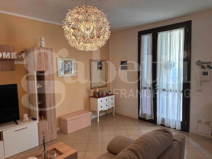 Appartamento bilocale in affitto in Via Martelli, Cento Paese, Cento
