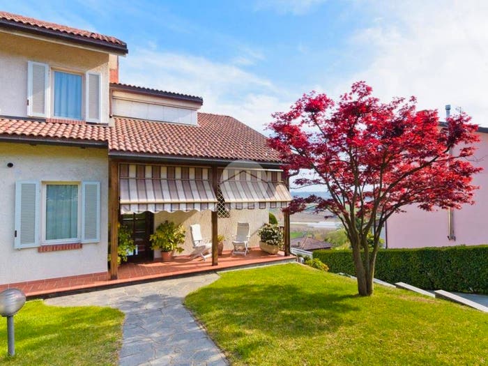 Casa con 5 locali in vendita in Via Cherasco, Centro, Bra