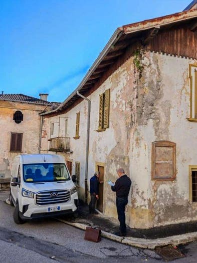 Appartamento trilocale in vendita in Via Libertà, Centro, Casalzuigno