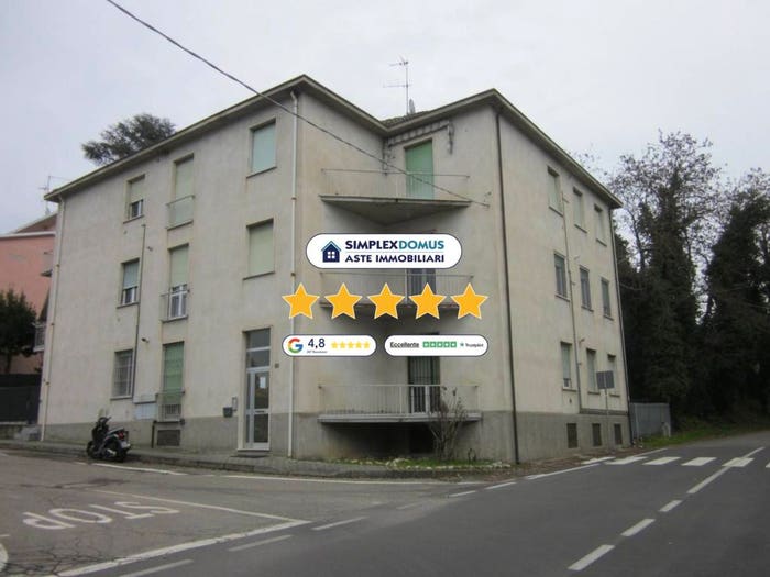 Appartamento quadrilocale in vendita in Viale Amedeo di Savoia Duca d'Aosta, Centro, Casteggio