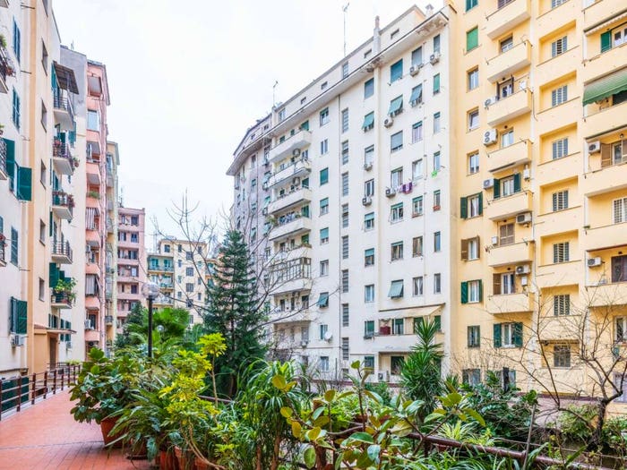Appartamento con 6 locali in vendita in Via Satrico, San Giovanni, Roma