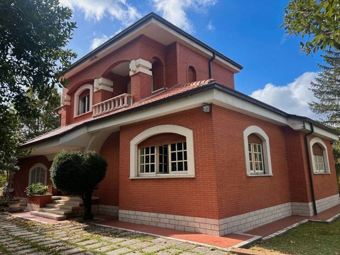 Casa con 6 locali in vendita in Frazione Rigali, Gualdo Tadino