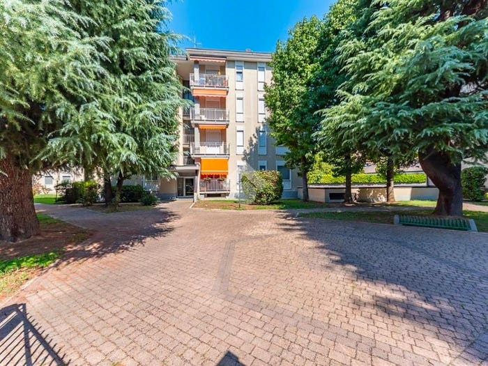 Appartamento trilocale in vendita in Via XXV Aprile, Centro, Arese