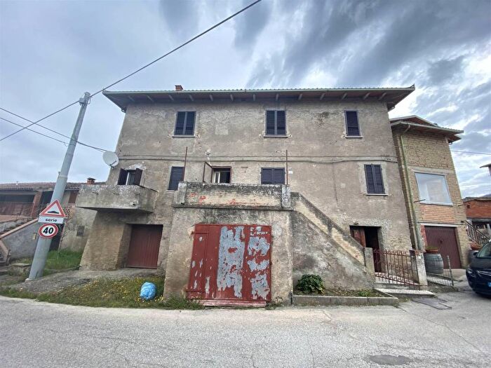 Casa con 6 locali in vendita in Sant'arcangelo, Magione