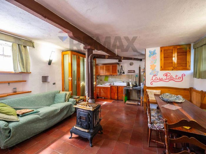 Casa con 6 locali in vendita in LOCALITA' CASE PILATO, Solignano