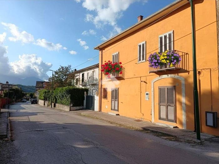 Casa quadrilocale in vendita in Via Turci, Cesinali