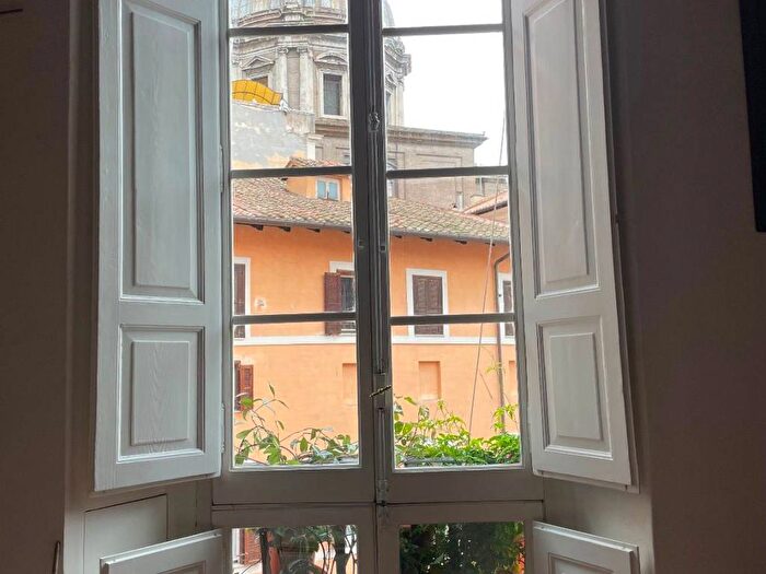 Appartamento con 5 locali in vendita in Piazza del Paradiso, Campo de' Fiori, Roma