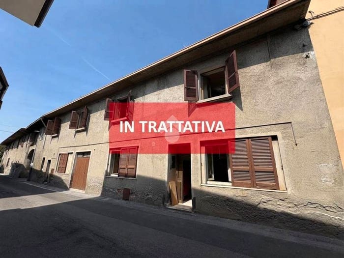 Appartamento con 5 locali in vendita in Via parlamento, Zocco, Erbusco