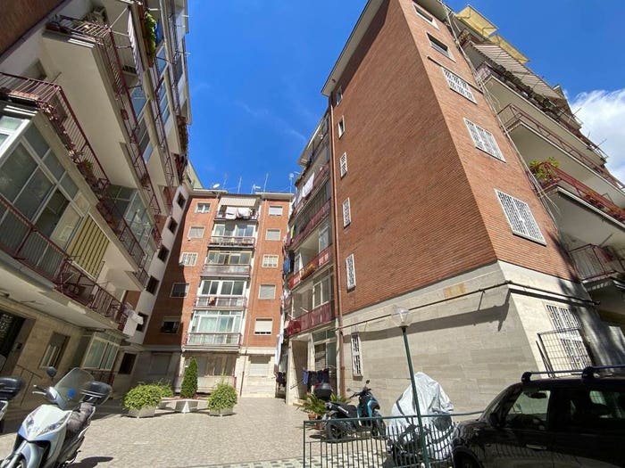 Appartamento quadrilocale in vendita in Via San Domenico, Vomero, Napoli