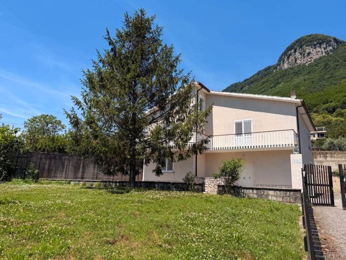 Casa con 6 locali in vendita in via fratte, Contrada