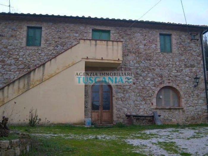Casa con 6 locali in vendita in Centro, Pomarance