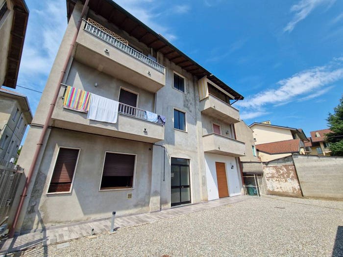 Appartamento bilocale in vendita in Vicolo Velzi, Centro, Cogliate