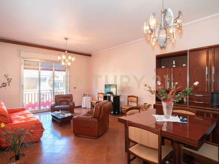 Appartamento con 5 locali in vendita in Via Retta di Ponente, Centro, Belpasso