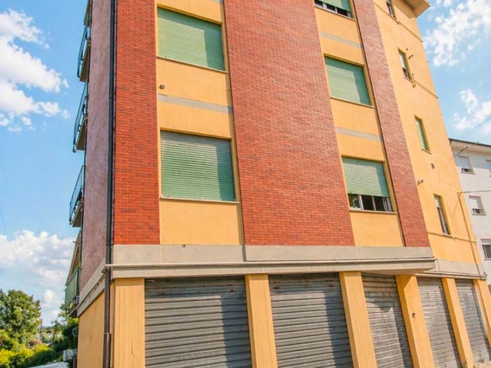 Appartamento quadrilocale in vendita in Viale Giovanni Bovio, Centro, Fabriano
