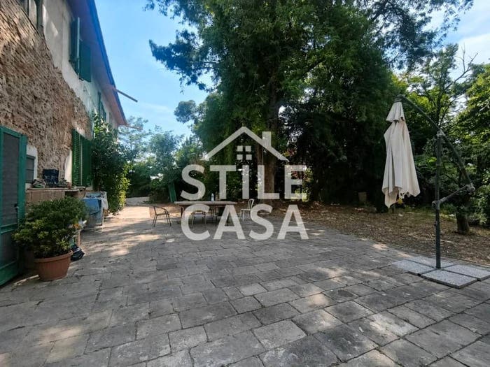 Casa con 6 locali in vendita in Via della Resistenza, Centro, Chiesina Uzzanese