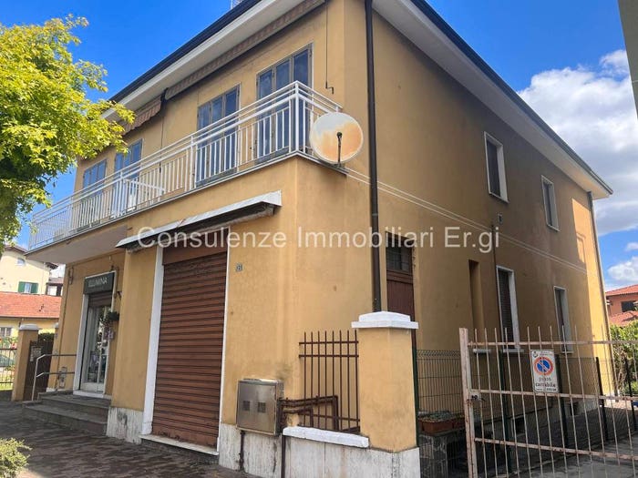 Appartamento bilocale in vendita in Via Giuseppe Garibaldi, Centro, Garbagnate Milanese