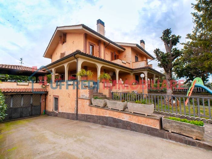 Casa con 6 locali in vendita in Piazzale Pietro Nenni, Somaschi Fontana di Papa Ginestreto, Ariccia
