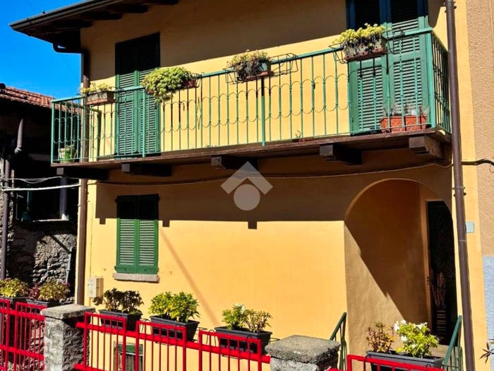 Casa con 5 locali in vendita in Piazza bassa, Centro, Perledo