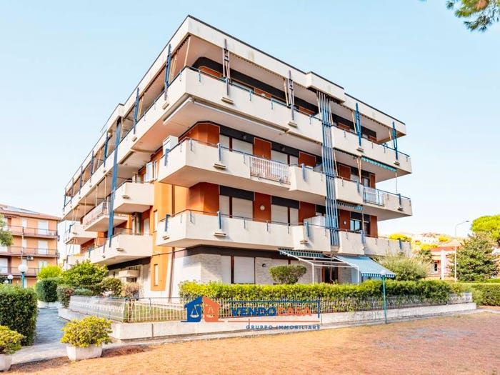Appartamento trilocale in vendita in Via Giovanni Rattalino, Marina Di Andora, Andora